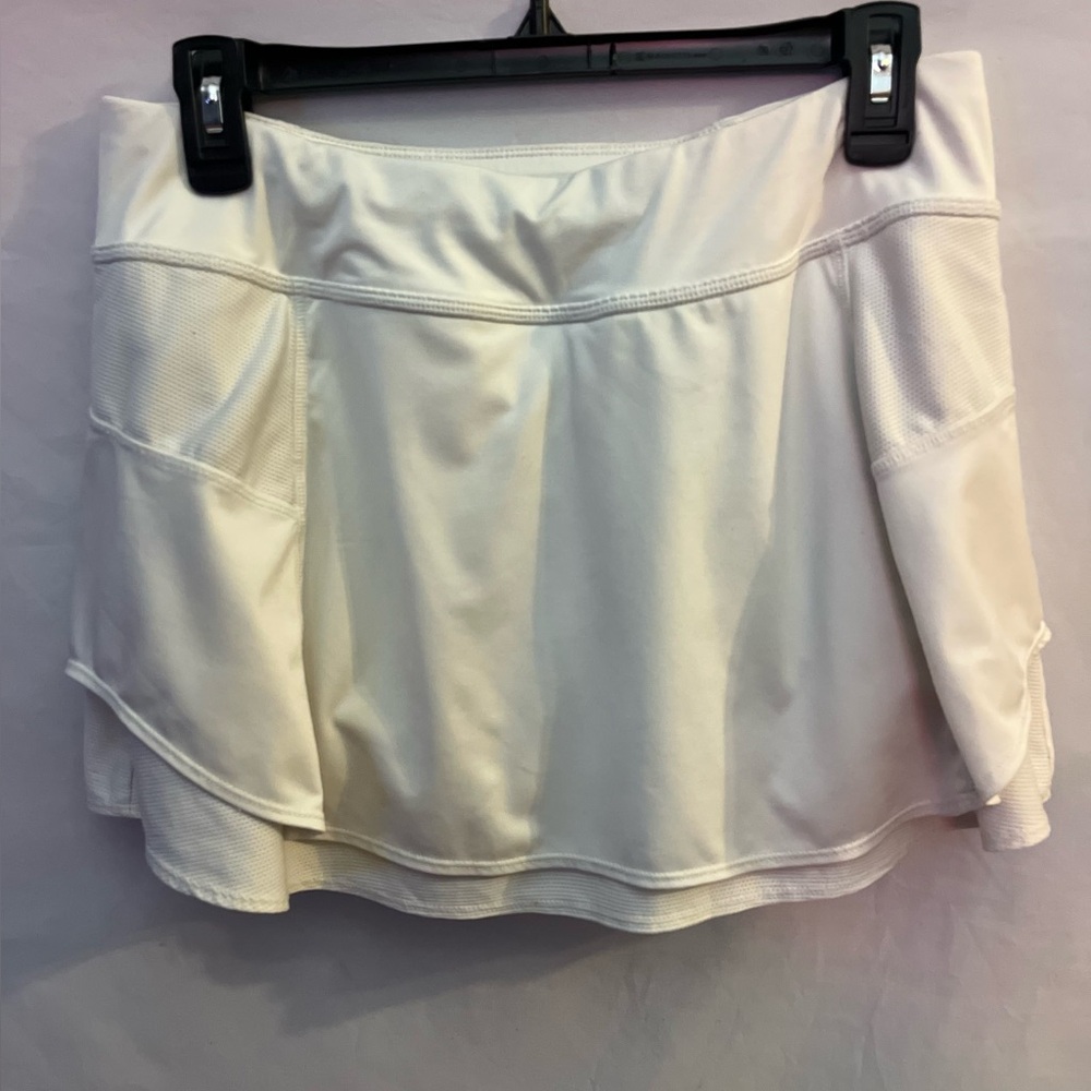 Athleta women’s pull on tennis  skort medium